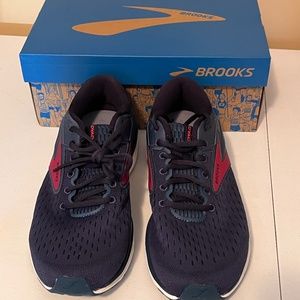 Brooks Dyad 11 Womens Running Shoes